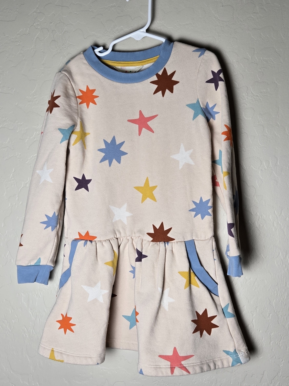 MINI BODEN Sweatshirt Dress Size 7-8 Multicolor Stars Print Pockets Cozy Play